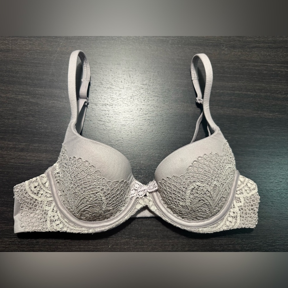 Victoria’s Secret Body by Victoria Lined Demi Gray Grey Lace Bra 32B